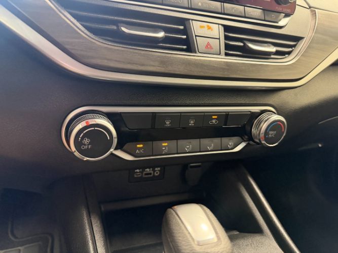 Used 2025 Nissan Altima 2.5 SV FWD image 19