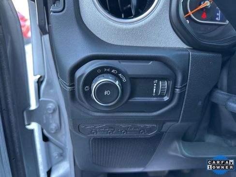 Used 2024 Jeep Wrangler Sahara image 59