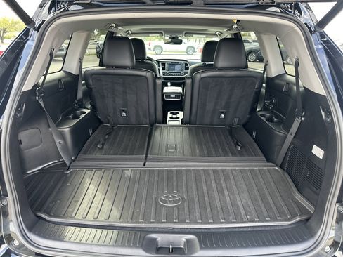 Used 2017 Toyota Highlander Limited image 21