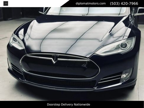 Used 2013 Tesla Model S Performance RWD image 9