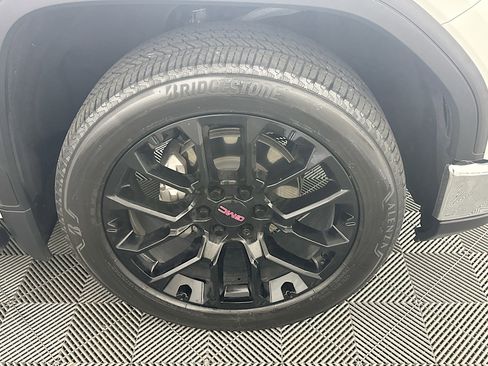 Used 2023 GMC Sierra 1500 SLT w/ SLT Premium Plus Package image 11