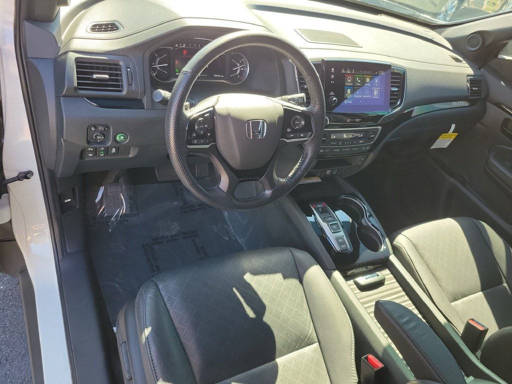 Used 2023 Honda Passport Elite image 16