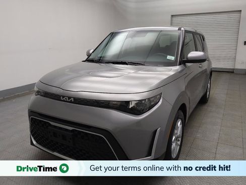 Used 2025 Kia Soul LX w/ LX Technology Package FWD image 1