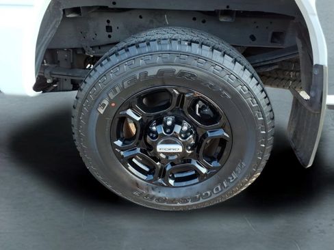 Used 2024 Ford F250 XL w/ STX Appearance Package AWD/4WD image 12