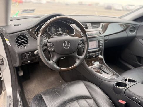 Used 2008 Mercedes-Benz CLS 550 image 9