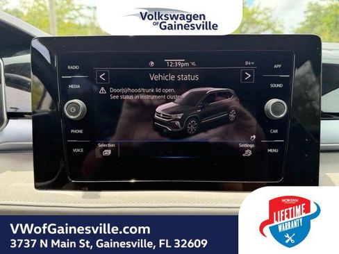 Used 2025 Volkswagen Taos SE FWD image 24