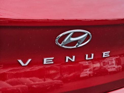 Used 2026 Hyundai Venue SEL FWD image 10