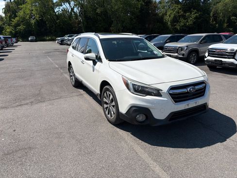 Used 2019 Subaru Outback 3.6R Touring AWD/4WD image 16