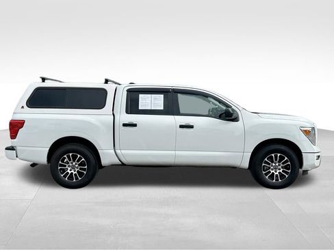 Certified 2023 Nissan Titan SV RWD image 5