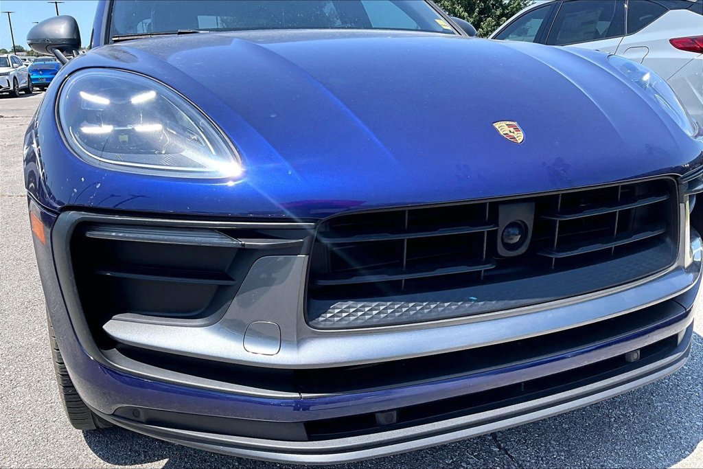 Used 2023 Porsche Macan Turbo AWD/4WD image 38