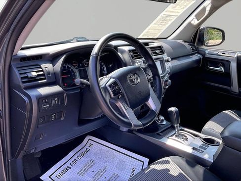 Used 2015 Toyota 4Runner SR5 AWD/4WD image 19