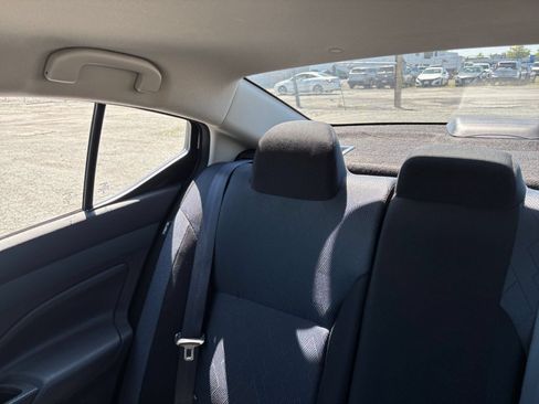 Used 2025 Nissan Versa SV FWD image 34