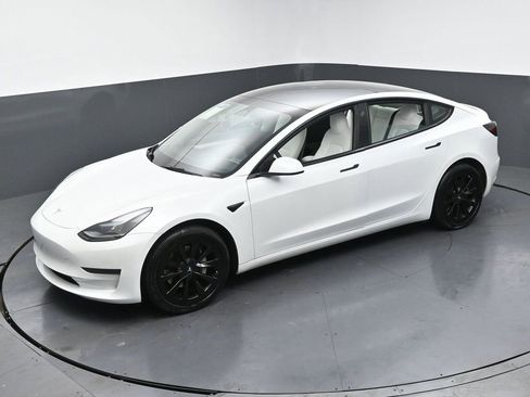 Used 2023 Tesla Model 3 Standard Range image 44