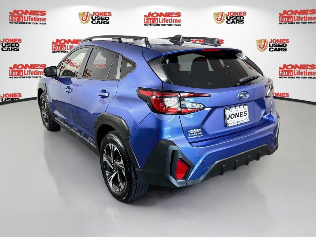 Used 2025 Subaru Crosstrek 2.5i Premium AWD/4WD image 2