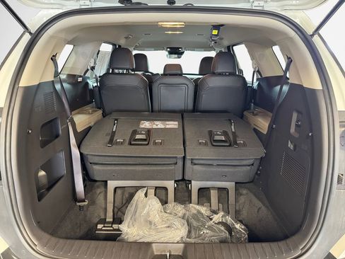 Certified 2026 Kia Carnival FWD image 25
