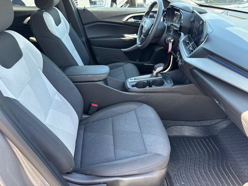 Used 2024 Chevrolet Trax LS FWD image 15