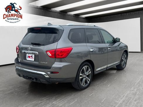 Used 2020 Nissan Pathfinder Platinum FWD image 5