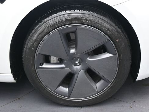 Used 2023 Tesla Model 3 Standard Range RWD image 33