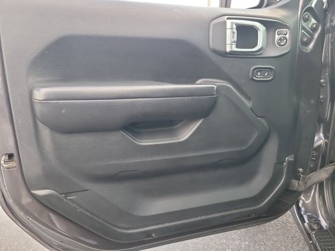 Used 2020 Jeep Wrangler Sport image 10