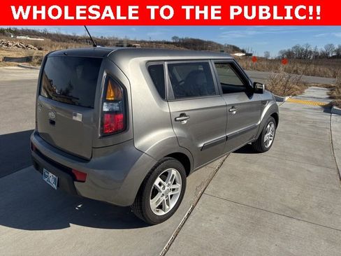 Used 2011 Kia Soul + image 3