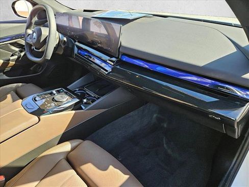 Used 2026 BMW i5 eDrive40 w/ Premium Package image 21