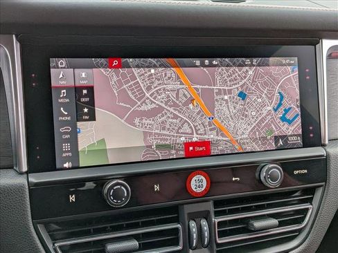 Certified 2023 Porsche Macan GTS image 18