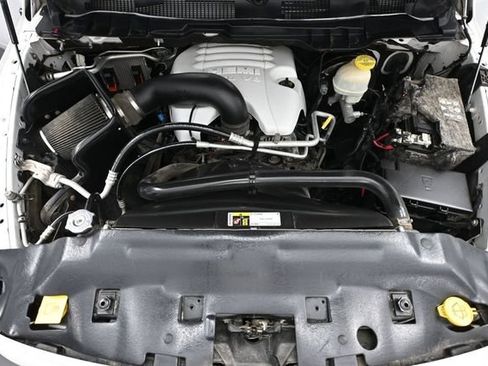 Used 2017 RAM 1500 Classic SLT AWD/4WD image 44