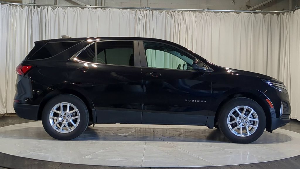 Used 2024 Chevrolet Equinox LT FWD image 11