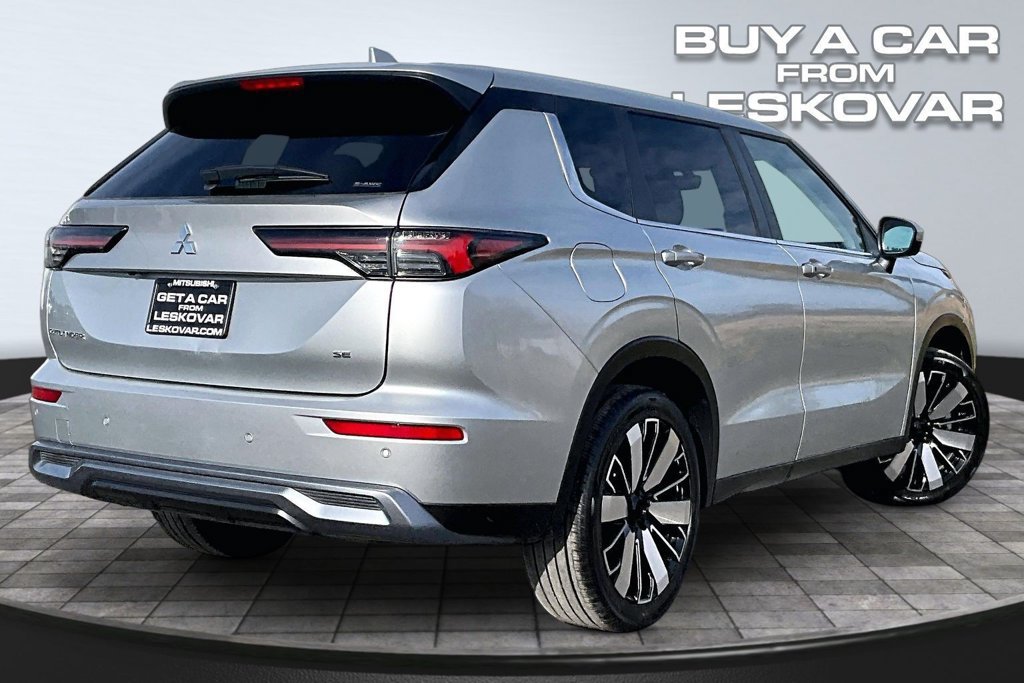 Used 2025 Mitsubishi Outlander SE AWD/4WD image 12