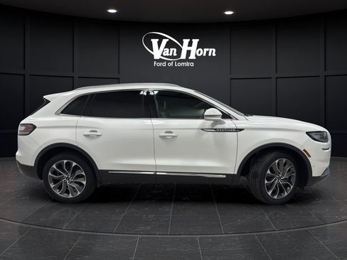 Used 2023 Lincoln Nautilus Reserve w/ Equipment Group 201A AWD/4WD image 8