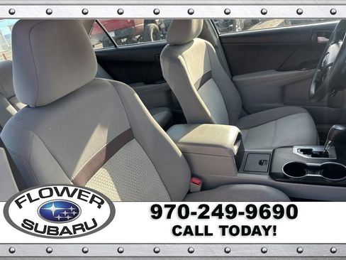 Used 2014 Toyota Camry L image 10