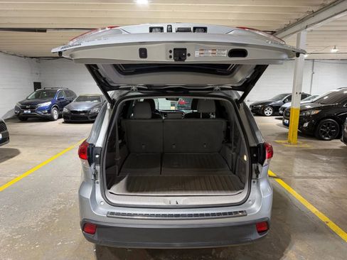 Used 2017 Toyota Highlander XLE w/ Protection Package #3 AWD/4WD image 7