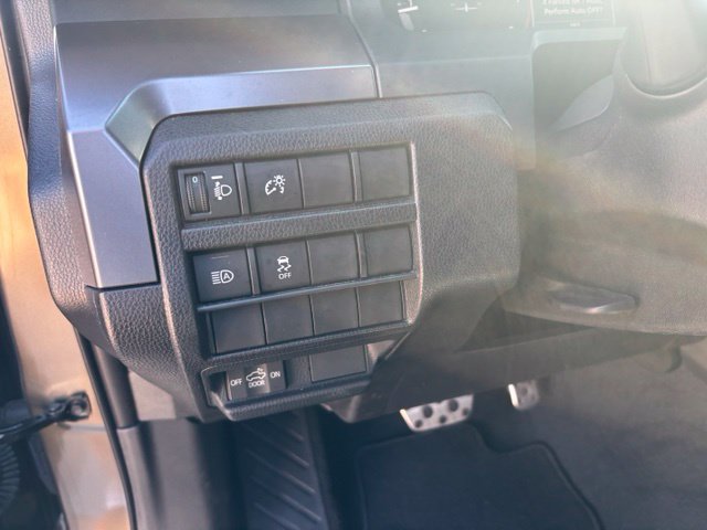 Used 2025 Toyota Tacoma TRD Sport AWD/4WD image 19