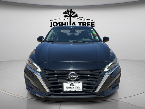 Used 2023 Nissan Altima 2.5 SV FWD image 2