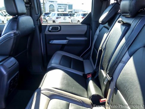 Used 2023 Ford Bronco Wildtrak image 11