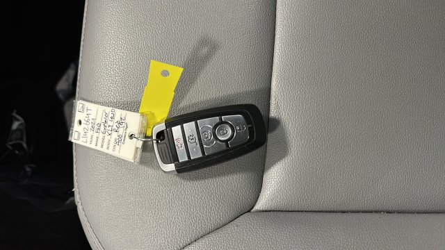 Used 2021 Ford Explorer XLT w/ XLT Sport Appearance Package AWD/4WD image 19