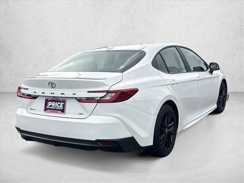 Used 2026 Toyota Camry SE FWD image 5