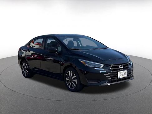 Used 2025 Nissan Versa SV image 2