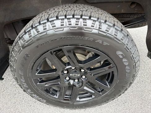 Used 2023 Chevrolet Silverado 1500 Custom Trail Boss w/ LPO, Dark Essentials Package AWD/4WD image 19