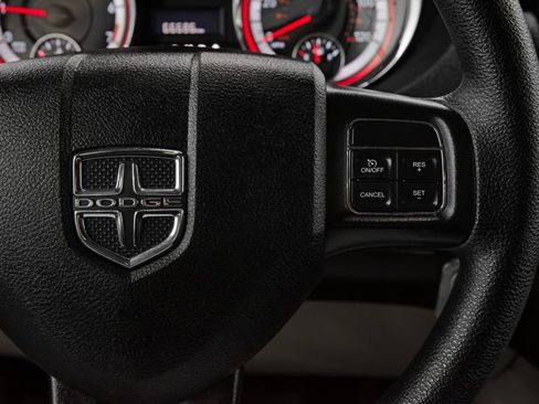 Used 2018 Dodge Grand Caravan SE w/ UConnect Hands-Free Group FWD image 26