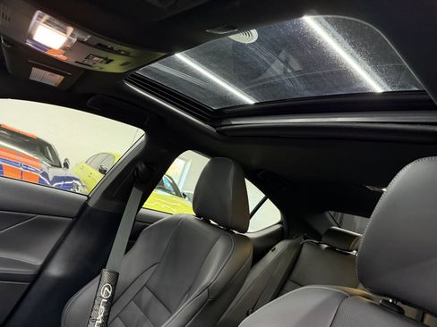 Used 2023 Lexus IS 500 image 26