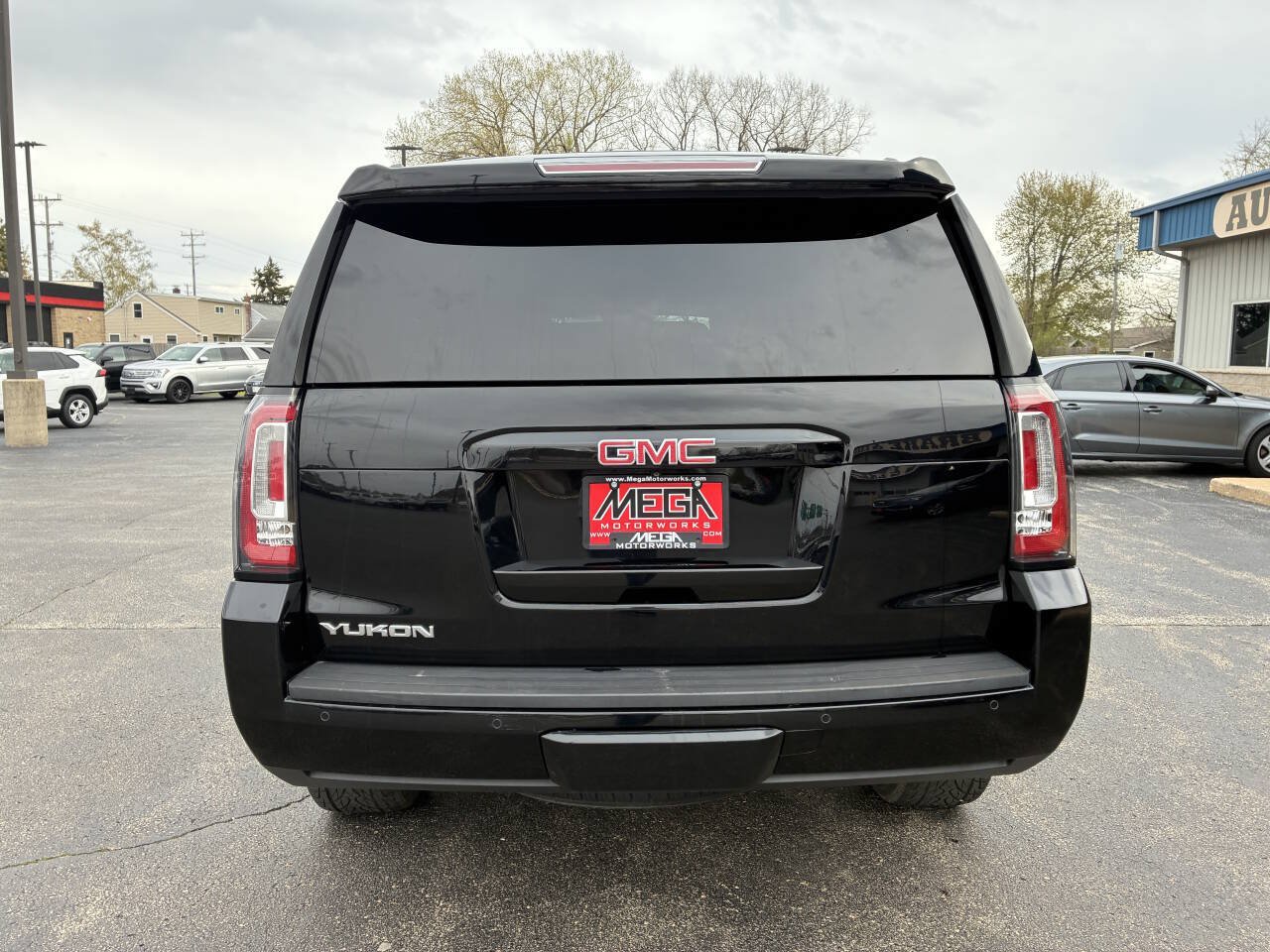 Used 2017 GMC Yukon SLE w/ SLE Value Package AWD/4WD image 12