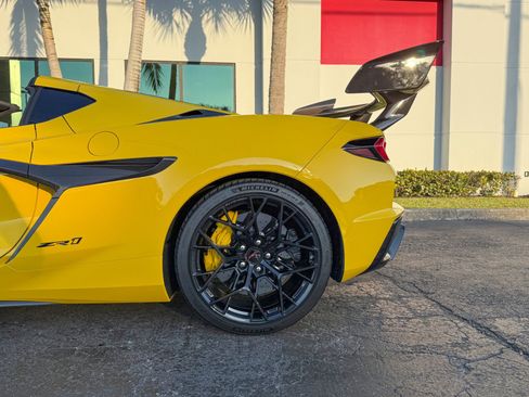 Used 2026 Chevrolet Corvette ZR1 w/ ZR1 Carbon Fiber Aero Package image 12