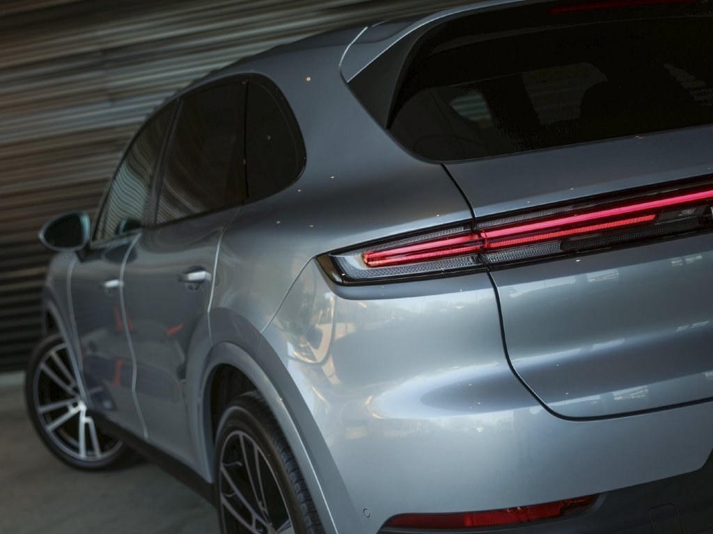 Certified 2026 Porsche Cayenne AWD/4WD image 14