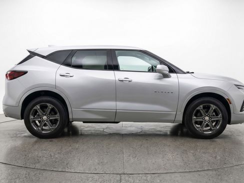 Used 2025 Chevrolet Blazer LT FWD image 11
