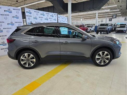 Certified 2025 Ford Escape Platinum AWD/4WD image 5