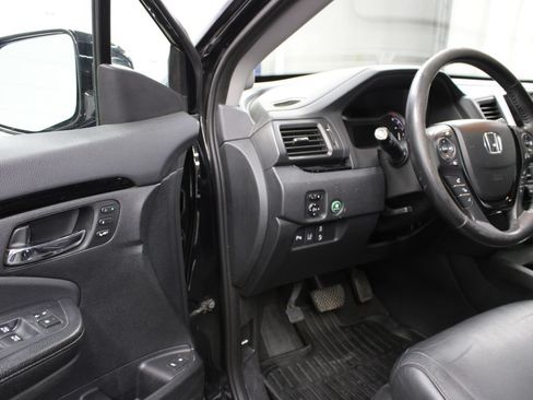 Used 2018 Honda Pilot Touring image 47