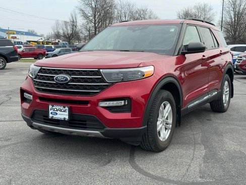 Used 2023 Ford Explorer XLT w/ Equipment Group 202A AWD/4WD image 9