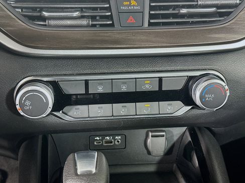 Used 2024 Nissan Altima 2.5 SV image 23