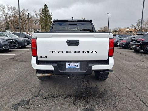 Used 2024 Toyota Tacoma TRD Sport w/ TRD Sport Upgrade Package image 4